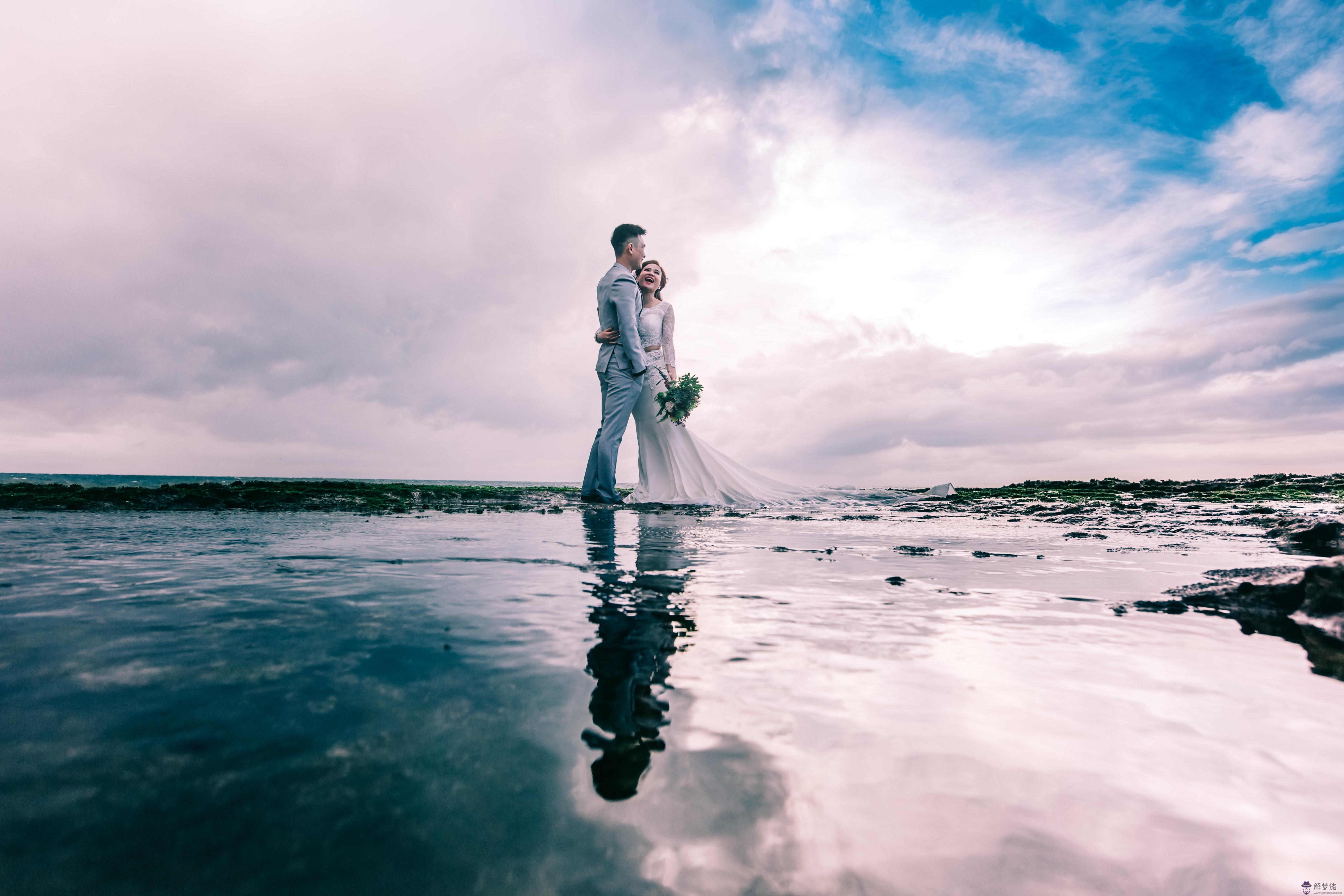 鼠女年結婚吉日：一對新人屬鼠年正月初八結婚好不好年？