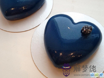 祝福自己生日精辟短句：抖音上生日句子