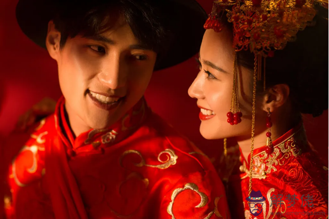屬狗的什麼時候遇到正緣：梅花易數，求問何時有正緣？什麼時候遇到真愛？謝謝大家。
