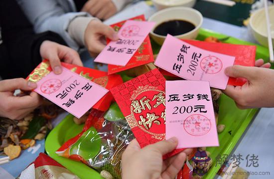 大學生，過年想給同學發個紅包，發多少比較合適？想發6.66，總感覺有點少，66.6感覺有點多。