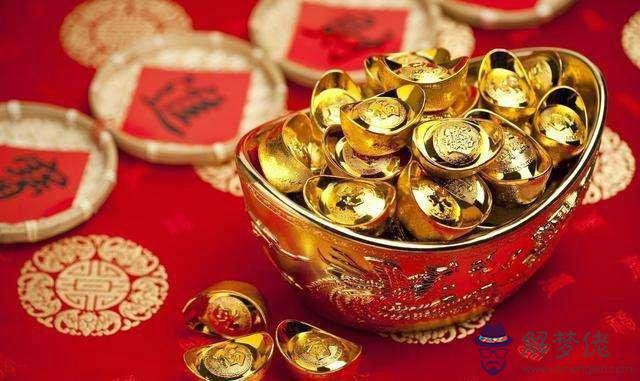 76年屬龍男和82年屬狗女配嗎：76年屬龍的和82年屬狗的真的不能在一起嗎？