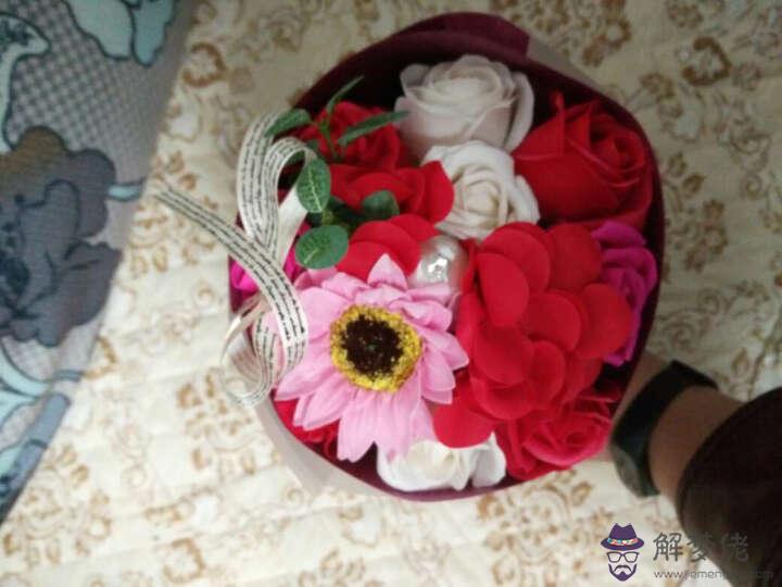 老婆生日送多少錢最好：送老婆生日禮物一萬左右買什麼好