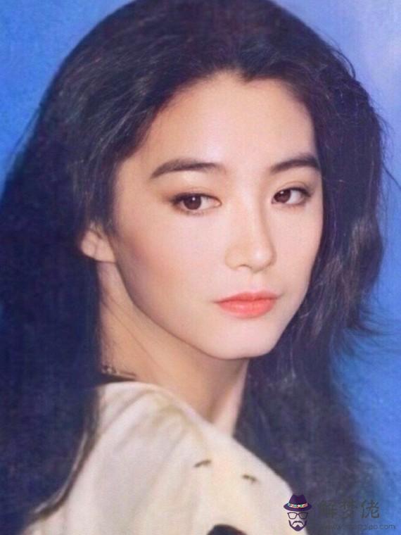 林青霞八字分析：1977年屬蛇的人命里缺什麼