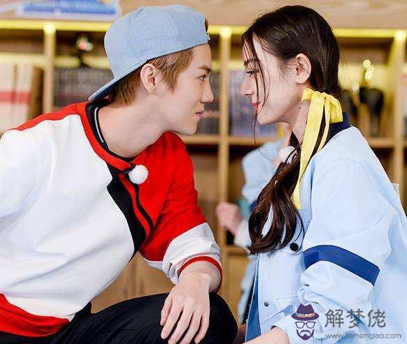 鹿晗八字多大有女友：鹿晗女朋友多大？