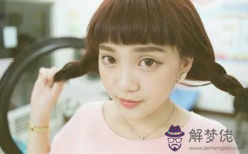 女命八字貴人太多命賤：八字硬，命硬是什麼意思？