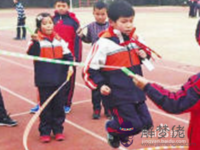 十人八字跳繩規則：十人八字跳繩怎麼練