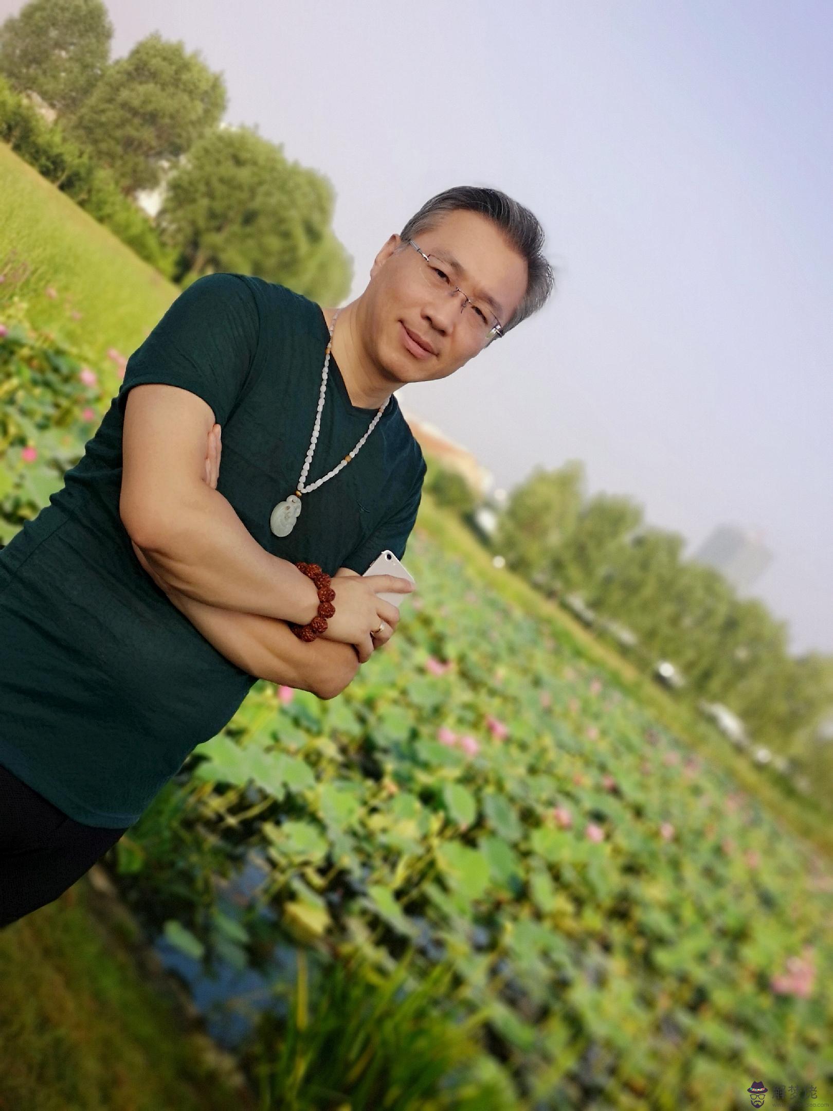 八字中四庫俱全的人：