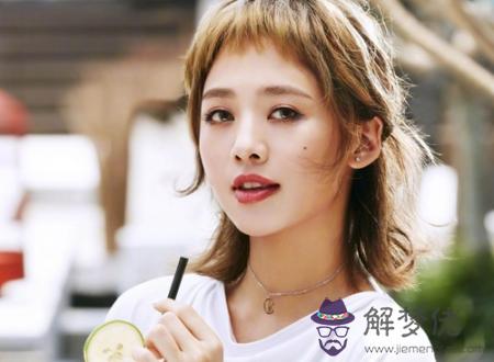 耳垂小的女人面相
