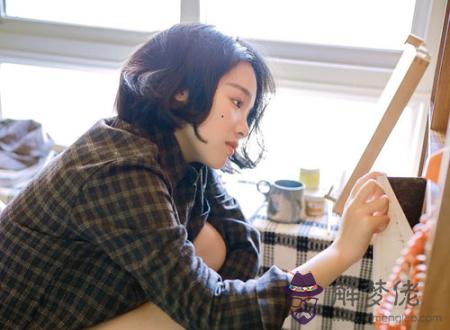 女人右臉腮邊有痣代表什麼