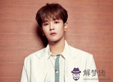 上嘴唇厚的男人面相
