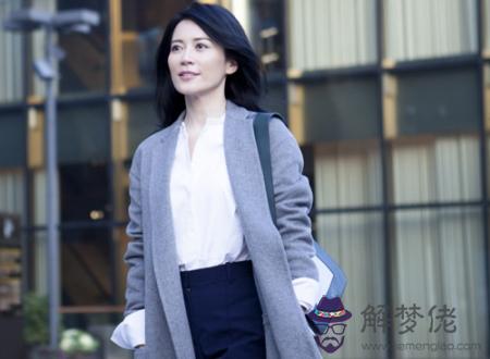 顴骨橫向寬的女人面相