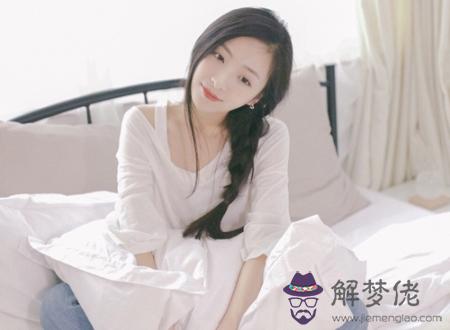 女人發際線高好不好