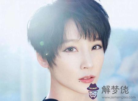 女人右嘴角有痣代表什麼