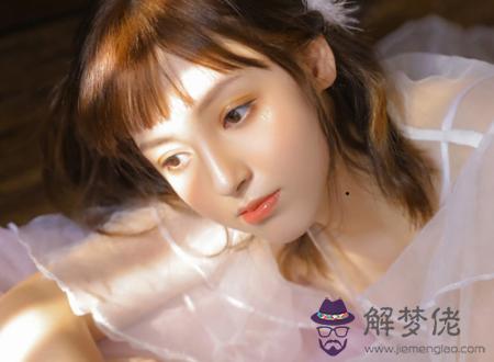 女生左頸部有痣代表什麼