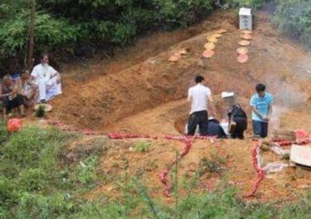 遷墳有什么講究和忌諱