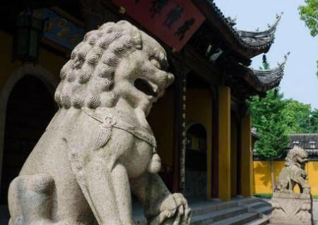 為什么大門口要擺放獅子