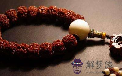 女生佩戴菩提手串要注意的風水知識(圖文)