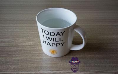 辦公桌水杯擺放在左側怎么樣？(圖文)