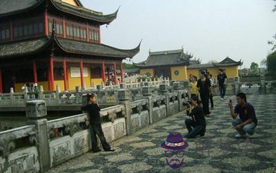 在風水學上去寺廟要穿什么顏色的衣服？(圖文)