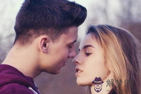 枕頭下放紅繩很靈嗎 枕頭下放紅繩催婚姻嗎