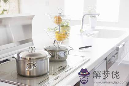 廚房的灶臺表面什么顏色可以讓家庭和睦(圖文)