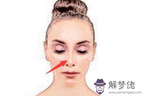低鼻梁的女人面相分析