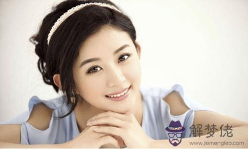 女人嘴角向上的面相是怎樣的,其他面嘴相又是怎樣的呢(圖文)