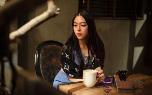女性額頭遷移宮有青筋好不好？額頭上有青筋面相分析(圖文)