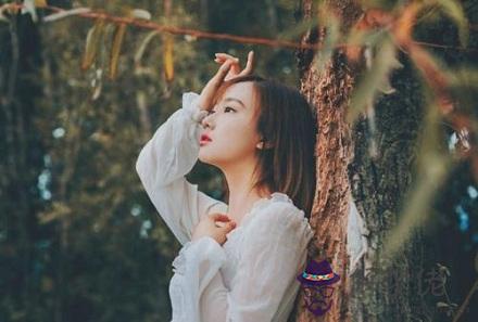 長壽女人面相有什麼特征？長壽的人手相又有何特點？(圖文)