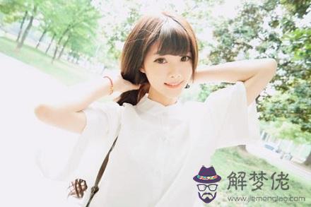 懸針紋女人面相的壽命長嗎？印堂如何算命？(圖文)