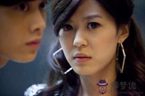 脾氣很大的女人都是什麼面相？有哪些面相特征？(圖文)