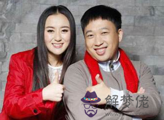 手上有鳳眼紋的男人