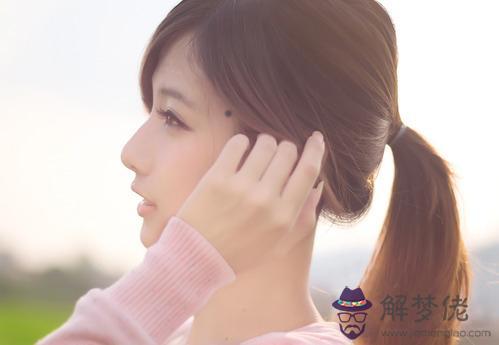耳朵后面有痣會遇到小人？喉結上有痣不好？(圖文)