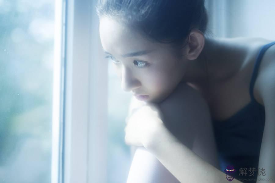 大腿上的痣是吉痣嗎？女人大腿內側有痣好嗎？(圖文)