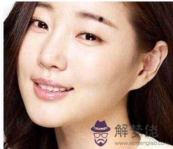 在什麼位置上長痣的人非常的容易招小人？(圖文)