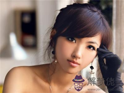 女人唇紋多的面相好嗎,女人唇相解析(圖文)