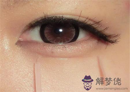 女人眼睛有臥蠶的面相怎麼樣,怎麼分辨臥蠶和眼袋(圖文)