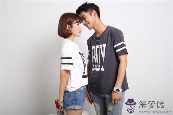 求婚用多少玫瑰花合適 求婚用什麼顏色的玫瑰好