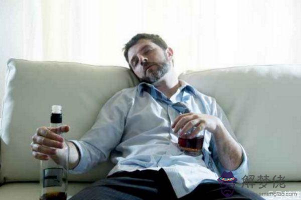 丈夫愛喝酒怎麼辦 丈夫愛喝酒怎麼解決 丈夫愛喝酒怎麼辦 丈夫愛喝酒怎麼解決