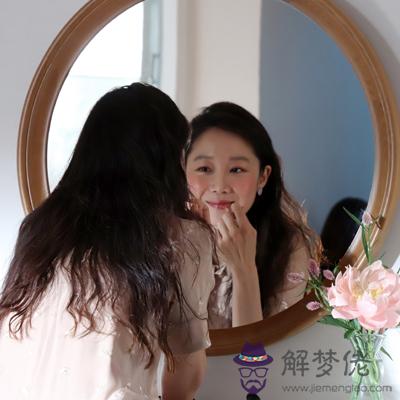 歲月摧殘下你的美顏何時易崩塌？