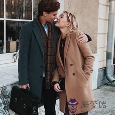 追求愛情你該主攻還是等候？