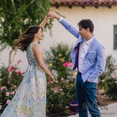 0歲還單身，你會遇到什麼愛情？"