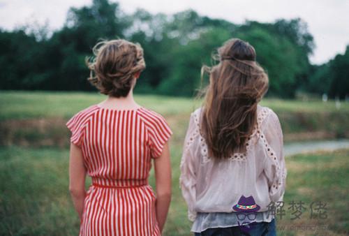 在哪一刻你們再也做不成朋友？