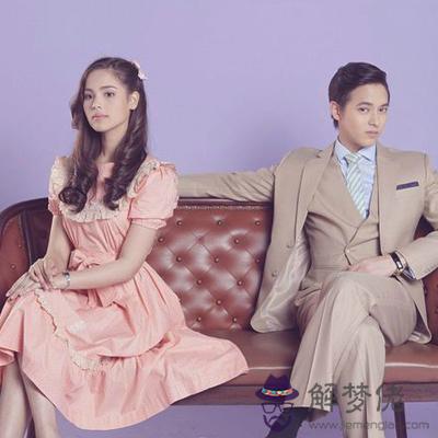 你跟什麼異性交往會互相傷害?