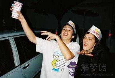 女屬鼠的和什麼屬相最配