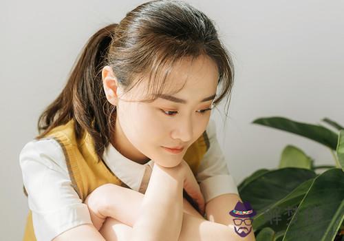 帶欣的女孩名字:誰懂適合女孩名字的字有哪些？欣字取名女孩怎麼樣？感謝各位的解答 。