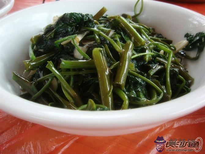 每天睡覺前發財咒語:道教的發財咒天清清地靈靈是每天念七遍