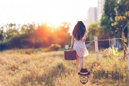 桃花旺的女人有什麼特征 八字分析桃花運