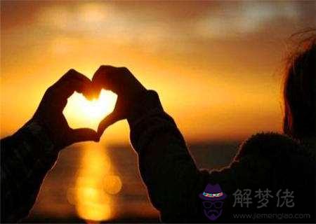關于容易晚婚的女命八字命理特征的信息