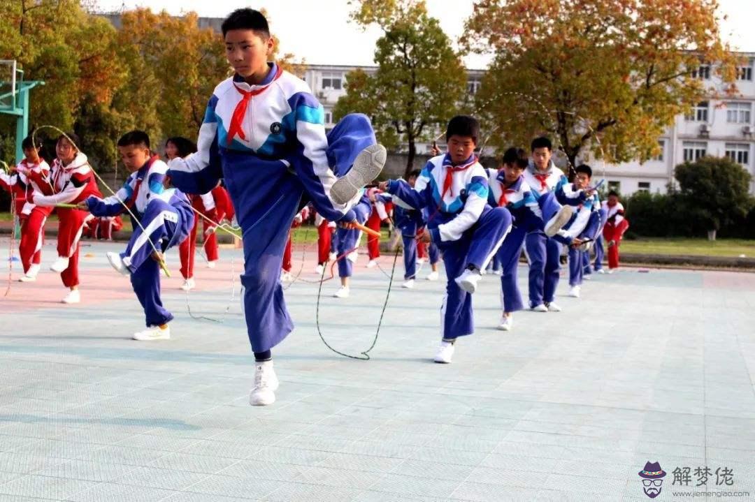 關于八字跳長繩的通訊稿的簡單介紹